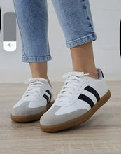 Load image into Gallery viewer, Striped Lace-up Flat Sneakers

