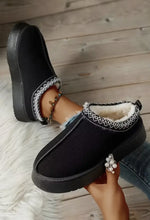Load image into Gallery viewer, Contrast Print Suede Plush Lines
